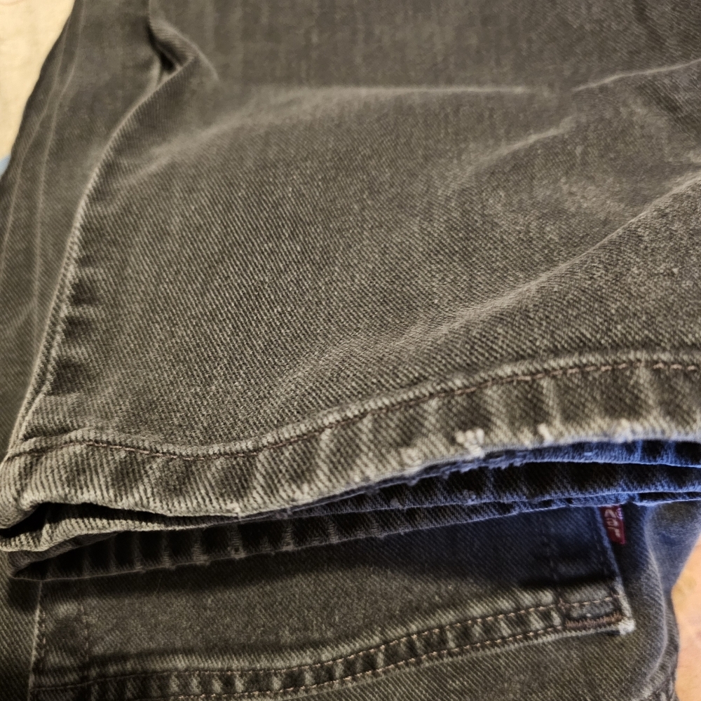 Levi's Men's 33x32 Relaxed Fit. Black Jeans - Picture 5 of 5